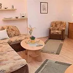 Neustadt Apartament *